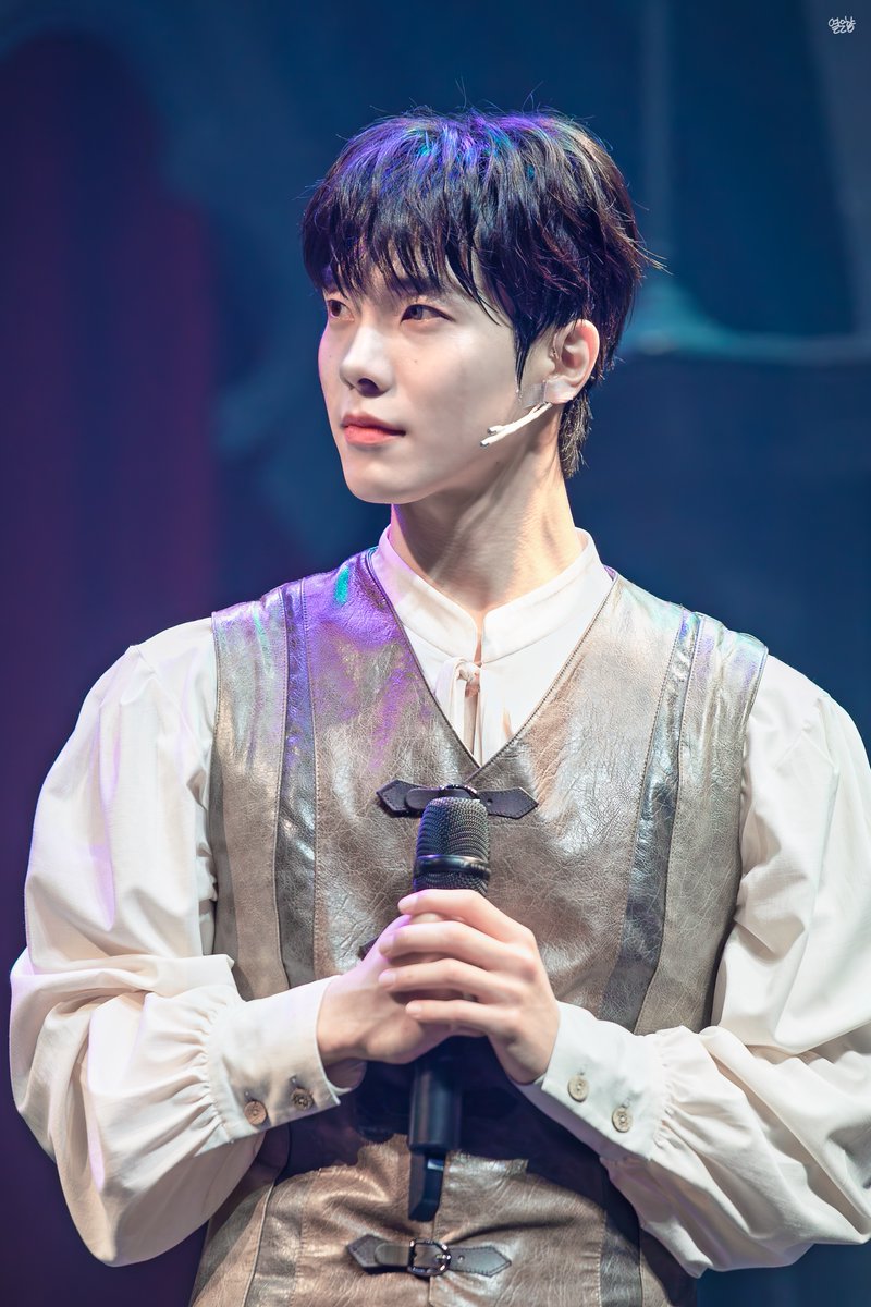 옅은향 tweet media