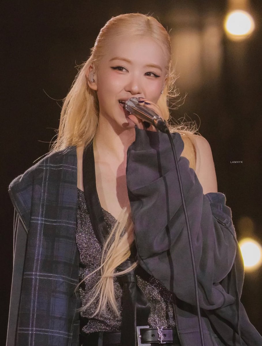 rosie (@roseannepics) on Twitter photo 