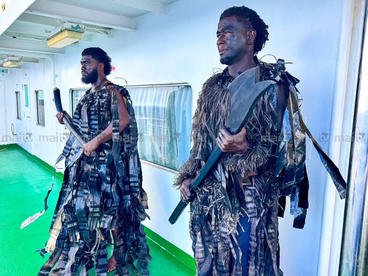 maitvfiji's tweet photo. The Tribe of Drekeivuci has once again taken up the sacred duty of escorting the Turaga Bale na Tui Nayau Ratu Tevita Lutunauga Kapaiwai Uluilakeba Mara on his journey to the island of Lakeba where he will be installed as the Tui Lau and Sau ni Vanua Ko Lau.

- Ratou sa yadrava lesu na Yavusa o Drekeivuci na Gone Turaga na Tui Nayau ena nodra i golegole kina yanuyanu Sau.

#Fiji #FijiNews #TuiNayauInstallation 🇫🇯