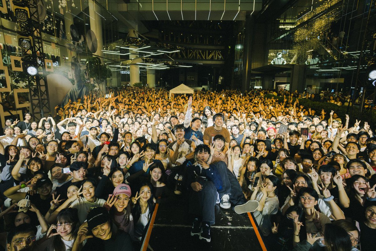 TalkinTrend's tweet image. อินทุกมิติ! ไปกับอัลบั้ม ‘III’ ใน Three Man Down Album Launch Concert &amp;amp; Exhibition ผ่านเสียง ภาพ และคอนเสิร์ต 1 ชั่วโมงเต็ม จาก Three Man Down พร้อมเผยคอนเสิร์ตใหญ่ปีหน้ามาแน่!

อ่านเพิ่มเติม &amp;gt;&amp;gt; facebook.com/share/16fge27d…

#ThreeManDownAlbumLaunch #ThreeManDown
#GeneLab #GMMMusic