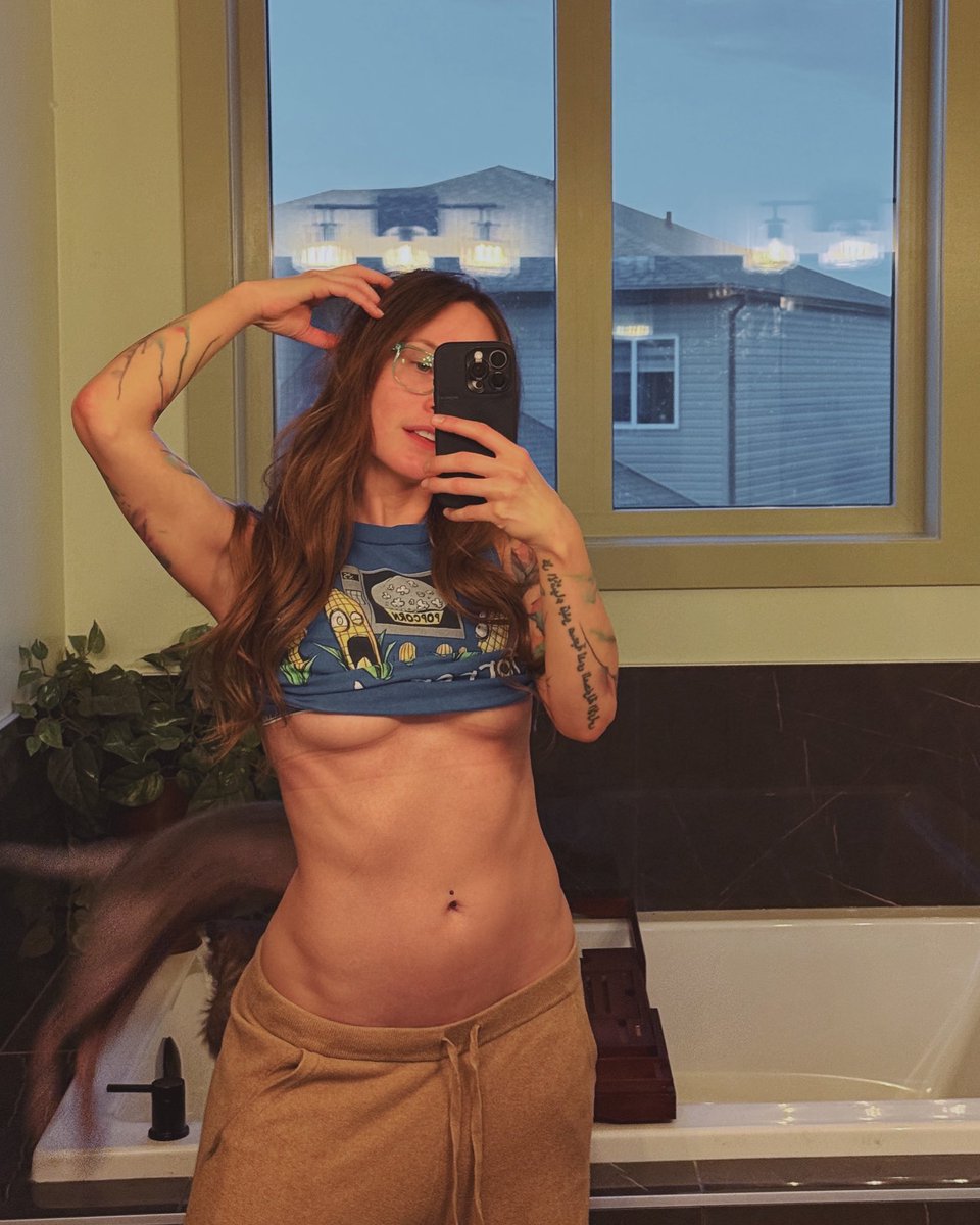 Goodniight 🌛
Don’t let the bed bugs bite 👹