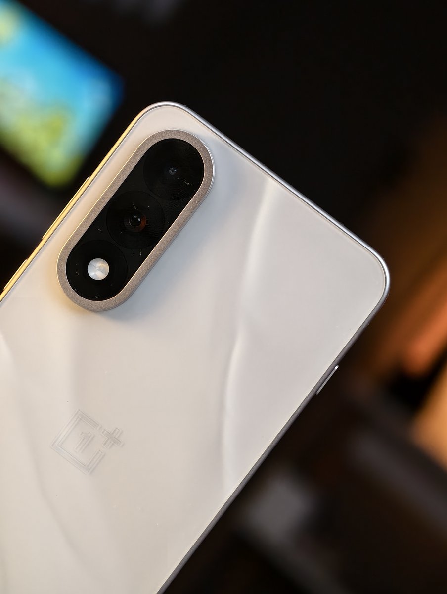 Q8. What is the maximum video recording capability offered by the OnePlus Nord 5?
A. 2K 24fps - front and back
B. 4K 60fps - front and back
#winNord5 #OnePlusNord5 #upyourgame