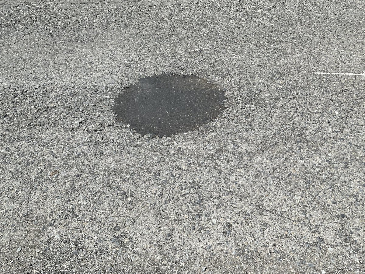 志木市と朝霞市を結ぶ新宮戸橋の道路がガタガタで、通行時に大きな衝撃があるとのお声を受け、道路課に相談。なんと翌朝には補修が完了し、快適に通行できるようになっていたとのご報告をいただきました。
声を届けてくださった方、迅速に対応してくださった職員の皆さまに感謝です！
