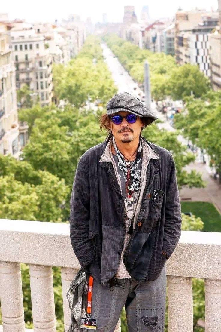 depp_friends's tweet photo. Johnny Depp 
Simply handsome 🤠😎 https://t.co/Q6e2nrNuZ9