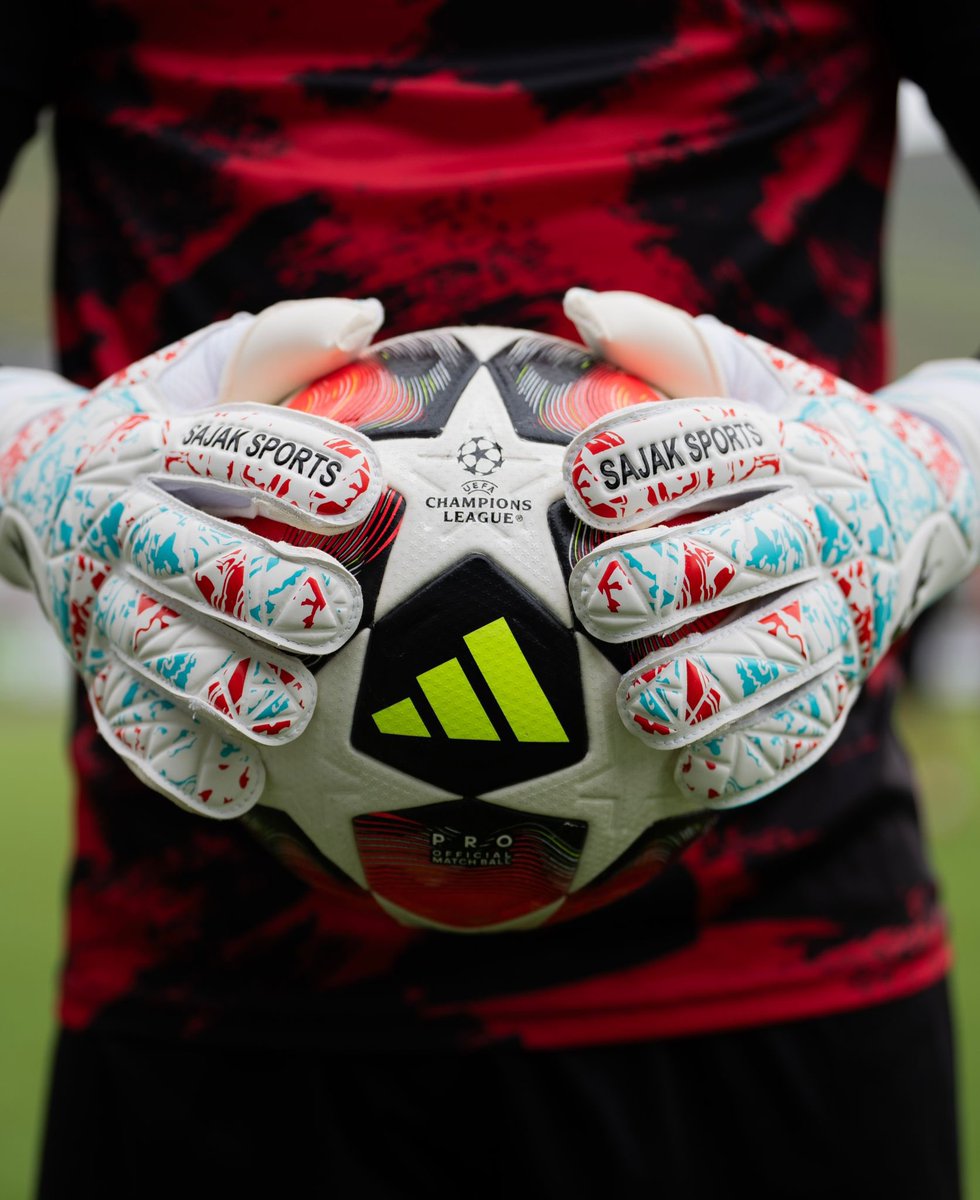 #SajakSports 
<a href="/Naugarcia/">Nauzet garcia santana</a> 🧤
<a href="/ChampionsLeague/">UEFA Champions League</a> 🔵
<a href="/LincolnRedImps/">Lincoln Red Imps FC</a> 🔴⚪️