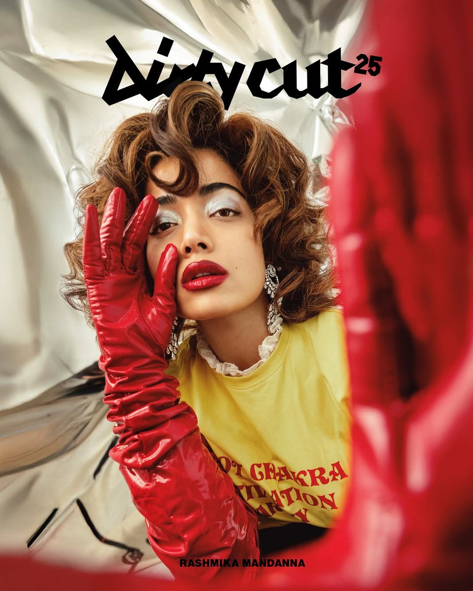 Rashmikamandannafan (@geethamadam) on Twitter photo Okay but WHO gave <a href="/iamRashmika/">Rashmika Mandanna</a> the right to serve this hard?! 🔥
Retro glam, red gloves, and attitude for days — she just devoured the DirtyCut 25 cover 💋
#RashmikaMandanna Okay but WHO gave <a href="/iamRashmika/">Rashmika Mandanna</a> the right to serve this hard?! 🔥
Retro glam, red gloves, and attitude for days — she just devoured the DirtyCut 25 cover 💋
#RashmikaMandanna