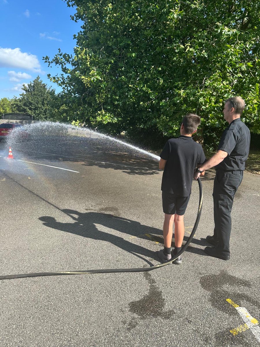🔥☀️ Fun in the Sun with the Fire Brigade! 🚒💦
We had a fantastic visit from Binley Fire Station and the West Midlands Fire Service Prevention &amp; Outreach Team at our youth club!🧑‍🚒👏🙌
