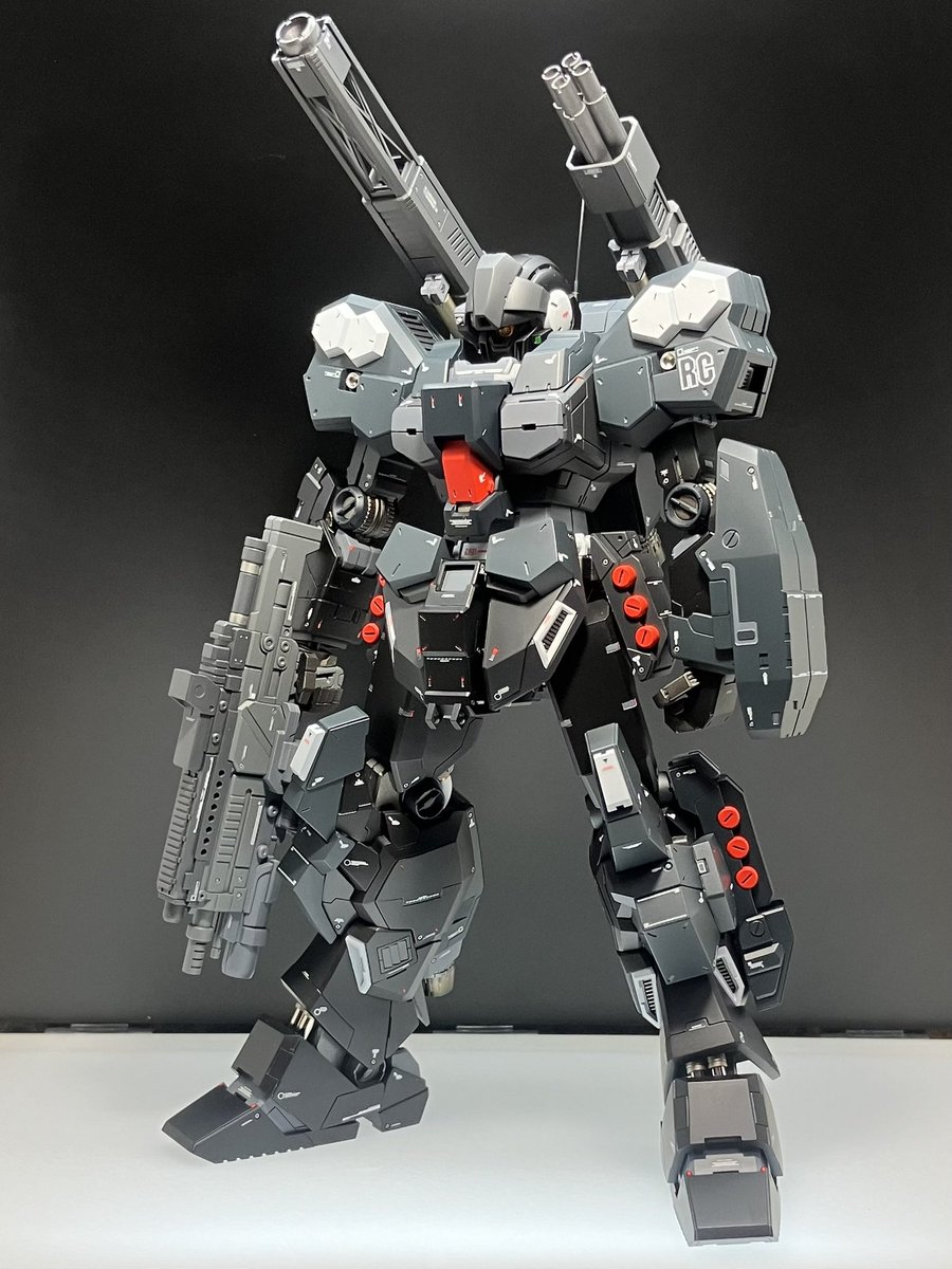 #くろーいプラモ上げまへんか
( ´_ゝ`)