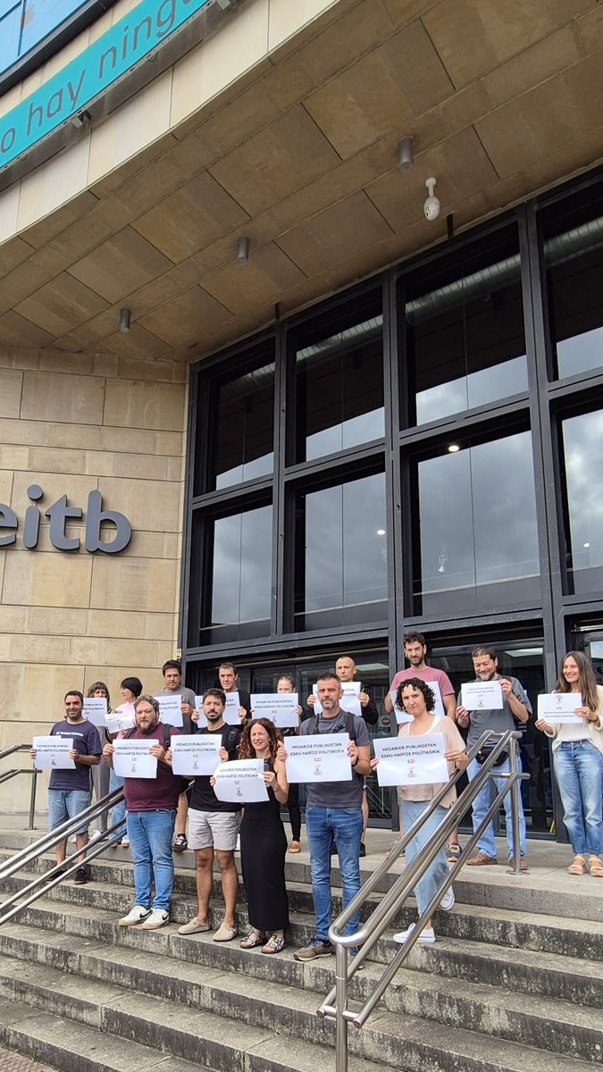 LAB EITB Media (@labeitb) on Twitter photo Irrati-telebista publikoek osatzen dugun aliantzak lehen ekintza bateratua egin dugu, hedabide publikoek esku-hartze politikotik
labur.eus/o6qlkpk9 Irrati-telebista publikoek osatzen dugun aliantzak lehen ekintza bateratua egin dugu, hedabide publikoek esku-hartze politikotik
labur.eus/o6qlkpk9