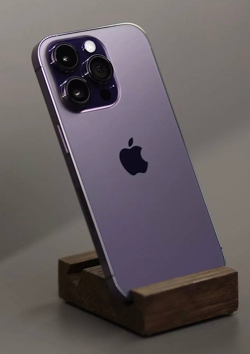 pomnych's tweet image. This is just a perfect combination of the new version of the standard iOS 26 beta 3 wallpaper and my old 14 pro in Deep Purple color 😍
This is even better than the standard (original) design
#iOS26Beta3 #iOS26