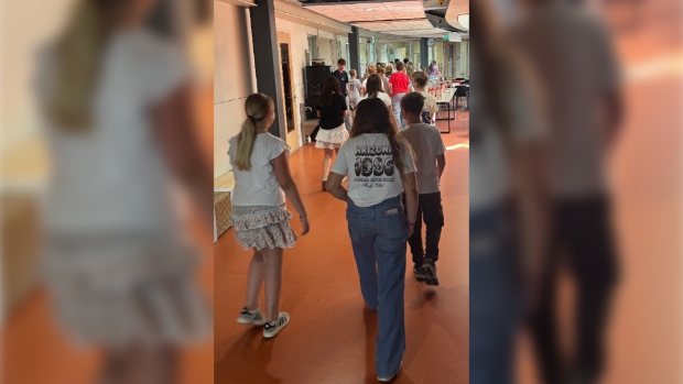 Kennismakingsmiddag geeft nieuwe brugklassers een eerste indruk van het Agnieten College Zwartsluis - De toekomstige brugklassers kregen een eerste indruk van het Agnieten College Zwartsluis tijdens een kennismakingsmiddag.  destadskoerier.nl/l/337938