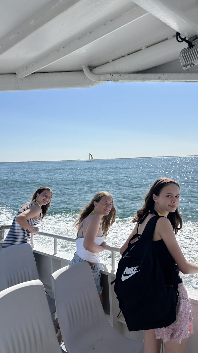 A short boat trip ride later and we spend day 2 on the island of Île d’Oléron!