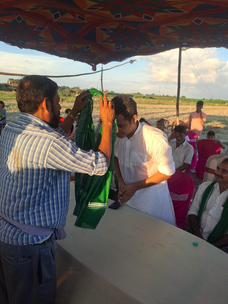 adwaitsgh's tweet image. कुर्सेला मेहर मिया टोला में मोहर्रम की प्रदर्शन और शाम को अपने परिवार के अभिन्न अंग केदार भैया के पोती के अन्नप्राशन में शिरकत करने का सौभाग्य प्राप्त हुआ।