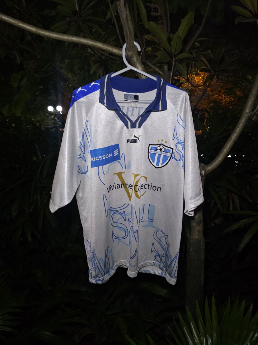 🎊🎊 Giveaway time 🎊🎊

To win this South Melbourne FC 98/00 home shirt all you need to do is:

Like and retweet ✅️
Tag 3 friends ✅️
Make sure you are following ✅️

Will announce the winner at 5pm on Sunday 

Good luck everyone 💪
