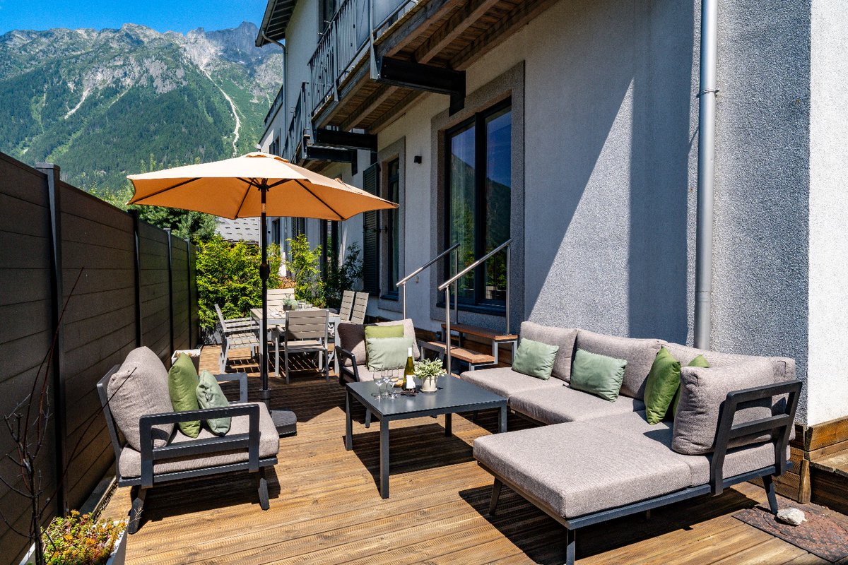 MountainBaseCHX's tweet photo. ✨ **Fresh summer vibes at Chamois 1!**⁠
⁠
New lounge furniture + beautiful planters = your perfect outdoor chill zone 🌿🛋️⁠
⁠
And when the sun’s out?⁠
🍽️ Enjoy long lunches and dinners al fresco — bon appetit!⁠ ☀️⁠
⁠
 #BonAppétit #ChaletLife #MountainStyle #relax https://t.co/IghZJZcTMT