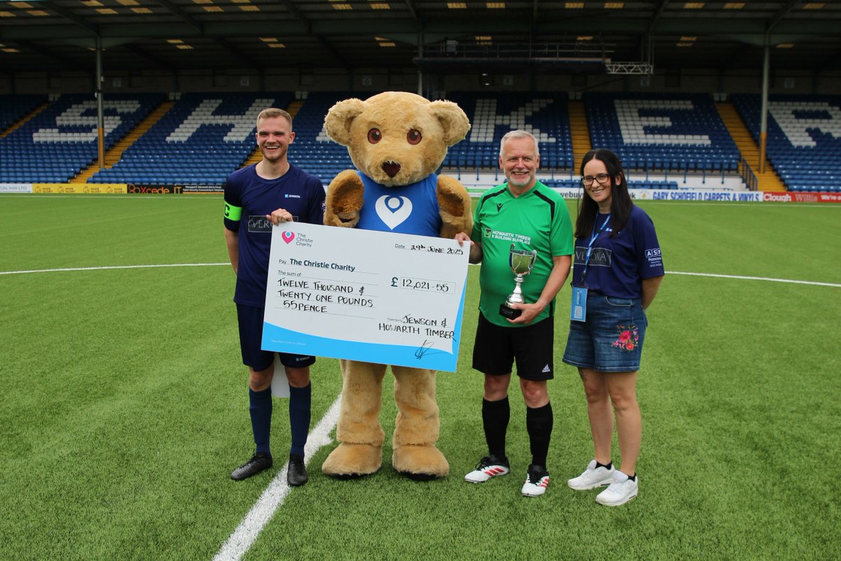 Jewson vs Howarth charity football match raises over £12,000 buildersmerchantsnews.co.uk/Jewson-vs-Howa…