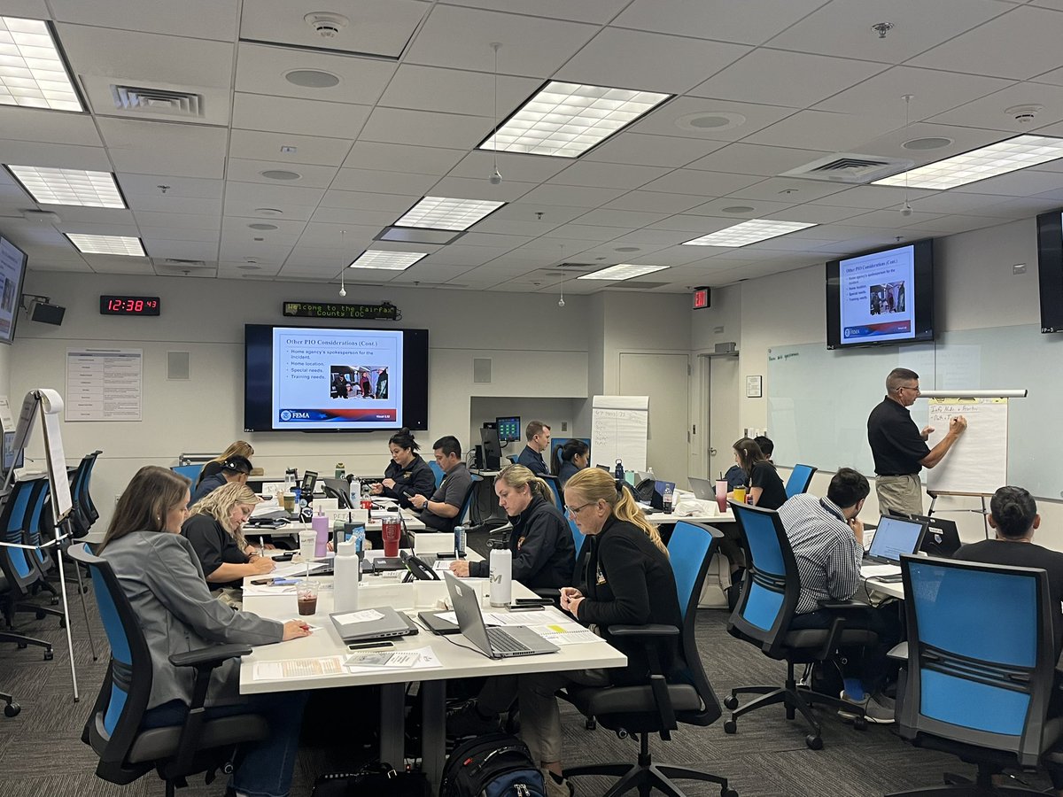 mcfrsPIO's tweet image. Day 1 (of 5) @NCRIMT Incident Management Team PIO #AHIMT Class in @fairfaxcounty is in the books @PIOMarkBrady @PIOPete  ~20 or so participants, all from VA hosted by @ReadyFairfax EOC