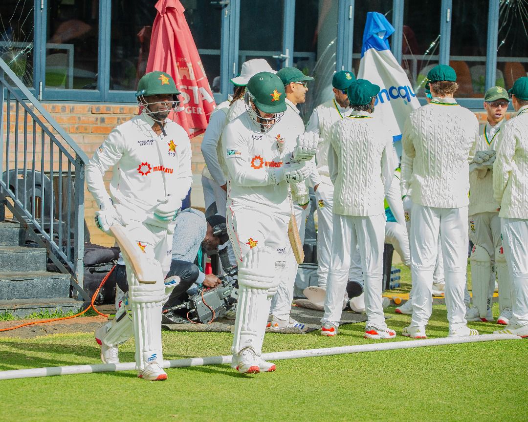 Over 44.4
Zimbabwe 138/3
Trail by 318 runs 
Nick Welch brings up his third Test half century off 105 deliveries
