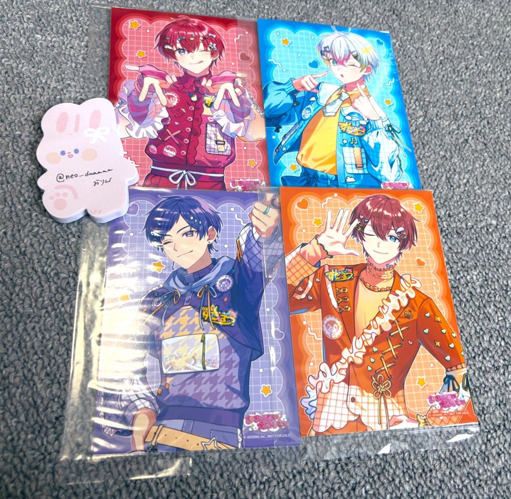 譲）❤️🩵🧡💜
求）💚

ポスターのみ手渡し交換希望（都内）
難しければ郵送も検討します
アニメイト特典は後から届く予定分が40ほどあるので、仮約束も可能です
まとめての方優先させていただきますので、お時間いただきます
ALT必読

検索からでもお気軽にお声がけください。
 #すたぽらグッズ交換