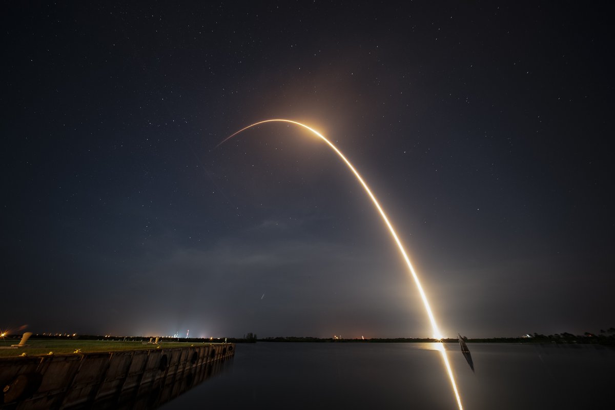 SpaceX's tweet photo. Falcon 9 delivers 28 @Starlink satellites to the constellation from Florida https://t.co/WZjQIWOCuT