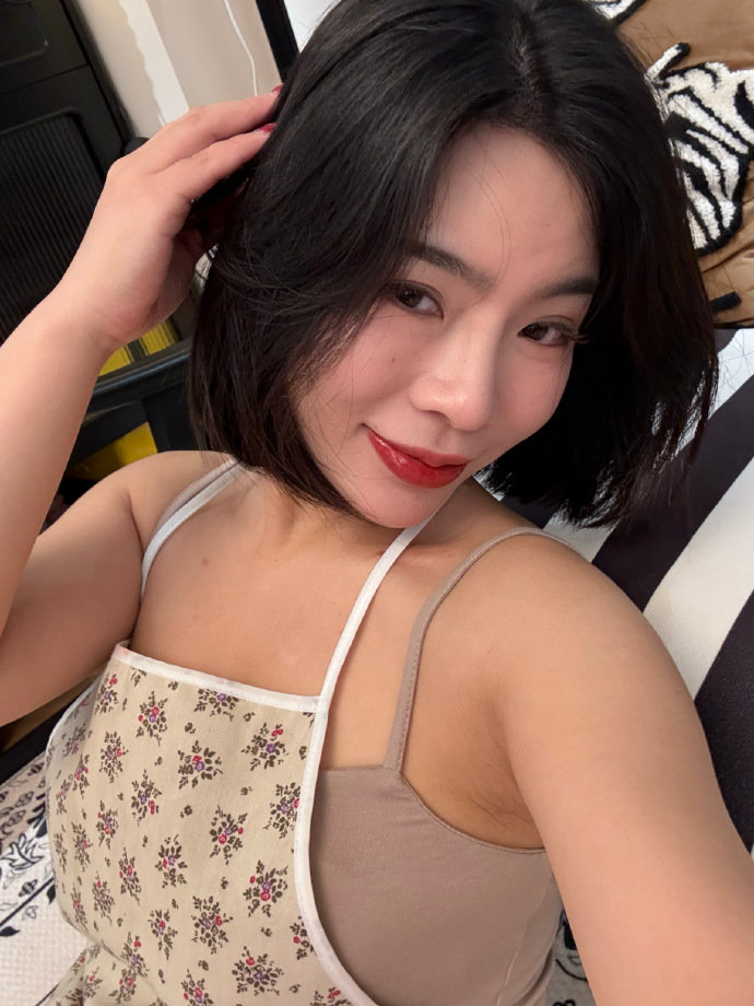 Có nên tháo tạp dề khi làm tình không anh 🫦