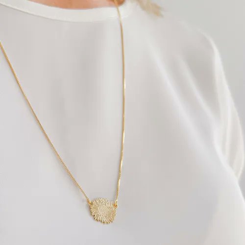 JAILSON41528850's tweet image. 🌻 Tem joias que brilham. Essa floresce.  
💛 Escapulário Girassol banhado a ouro 18k  
✨ Um símbolo de luz, fé e recomeço  
🌞 Quem sente, entende. Quem vê, clica.👇 sualuztransforma.blogspot.com/2025/07/escapu…

JoiaComAlma #LuzQueConecta #EstiloComPropósito #AcessórioQueFala