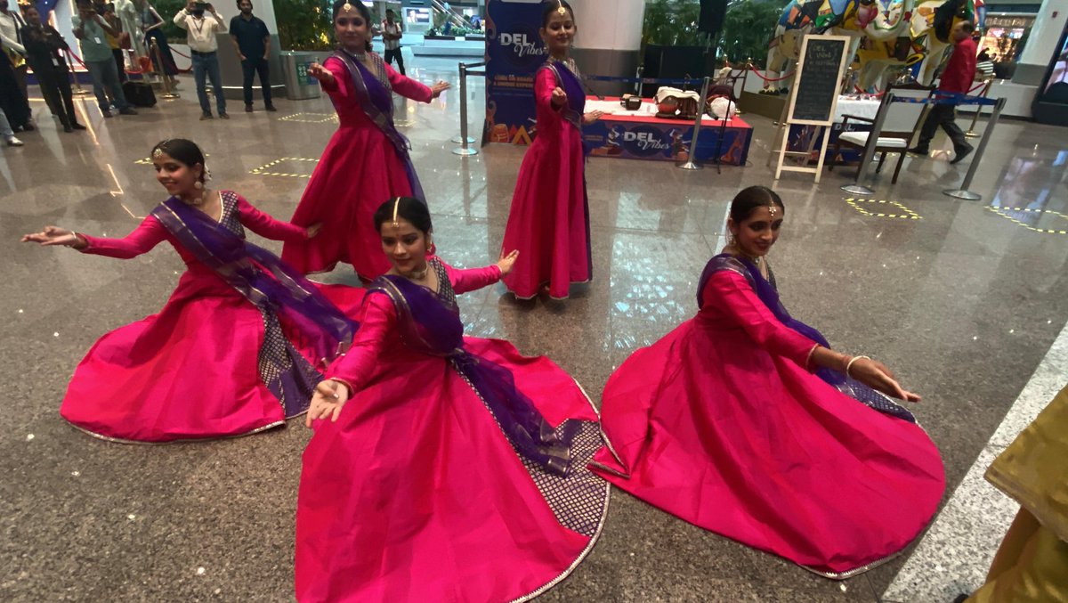imonikaudeshi's tweet image. Saw Kathak fusion at T1, one of the best performance I’ve seen.

#DelVibes @Delhiairport
#TravelVibes