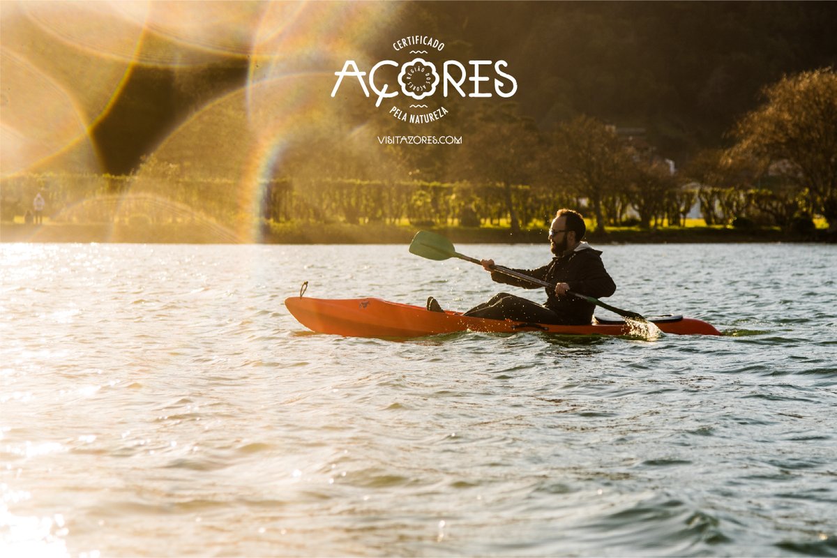 Aproveitamos para dar um passeio de canoa. Já experimentou em algum local do nosso destino?

We took the opportunity to go for a canoe ride. Have you tried it anywhere in our destination?
#visitazores #açores #azores