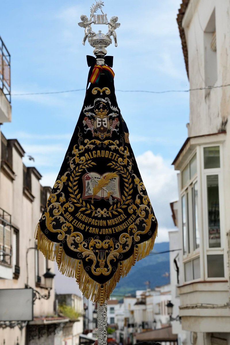 🔵⚪️ COMUNICADO |

Queremos comunicar a nuestros Hermanos el 𝐀𝐂𝐔𝐄𝐑𝐃𝐎 con <a href="/AMSanElias/">A.M. San Elías y San Juan Evangelista</a> para poner sus sones tras el paso de Nuestro Padre Jesús en su Entrada Triunfal en Jerusalén el próximo 𝐃𝐨𝐦𝐢𝐧𝐠𝐨 𝐝𝐞 𝐑𝐚𝐦𝐨𝐬 𝐝𝐞 𝟐𝟎𝟐𝟔.

#BorriquitaLebrija