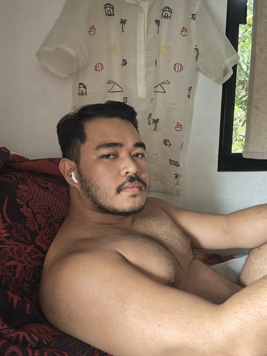 Huuiiii kanina pa ako babad dito!!?? Halaa HAHAHA