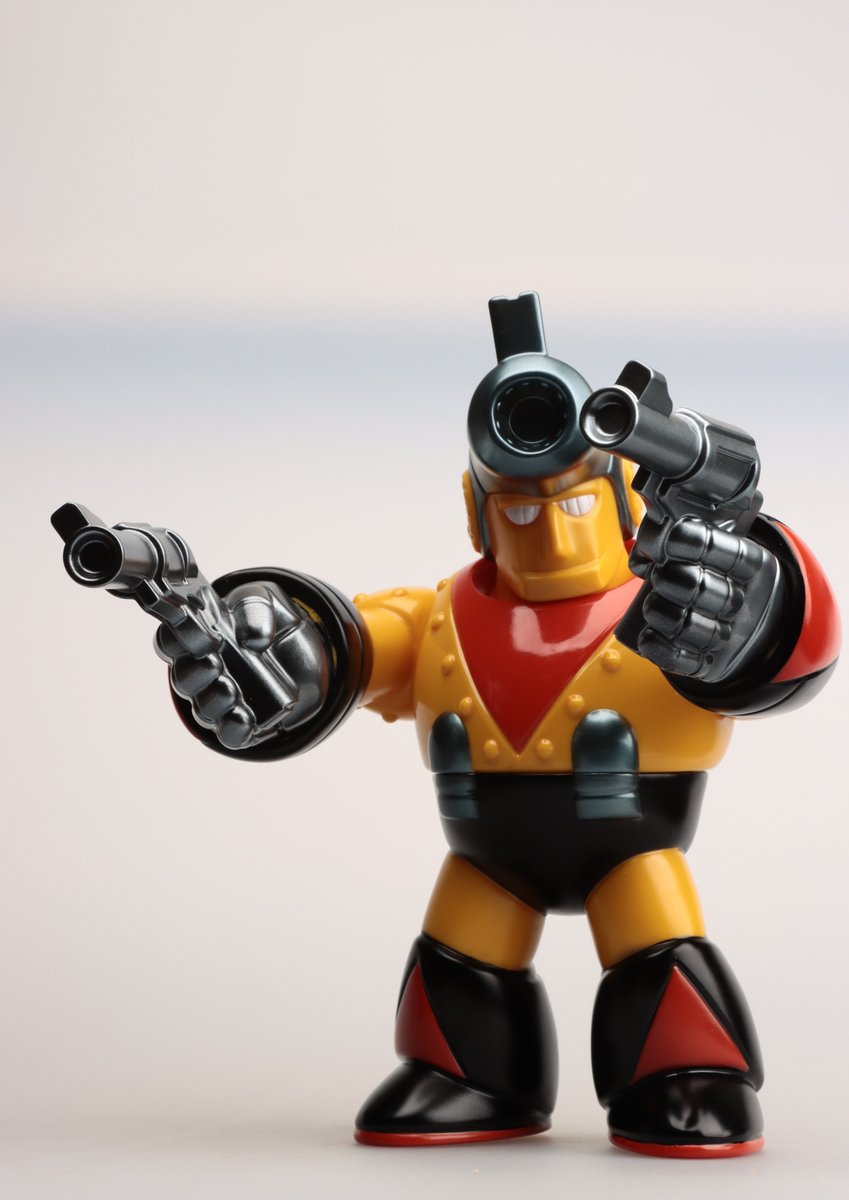 ついにソフビ化！】 昭和ロボへのオマージュ作品「フラッシュ