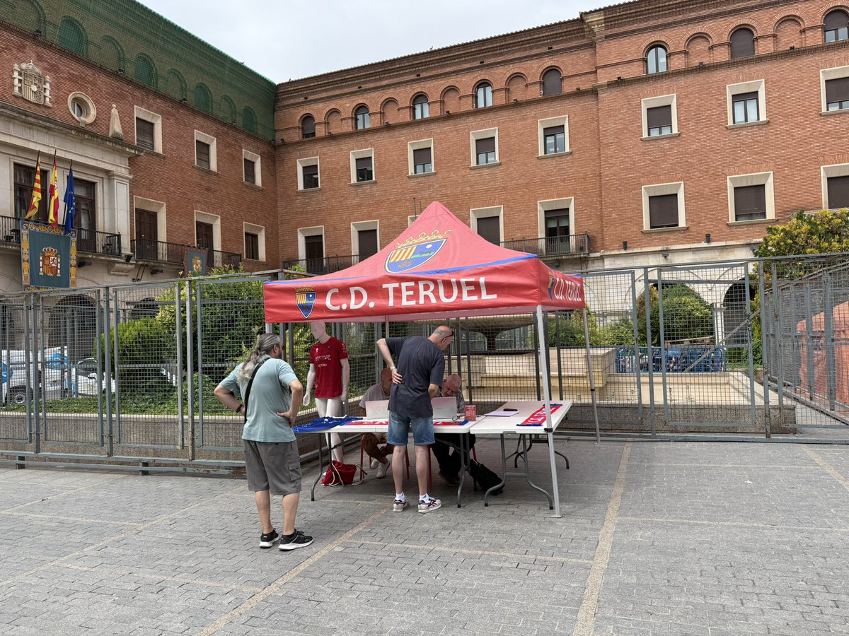 📍Recuerda que puedes hacerte abonado o renovar tu abono en la Plaza San Juan hasta las 14 horas. 

🗓️El jueves también estaremos aquí de 12 a 14 horas.

🏟️ Está tarde y el jueves, también estaremos en Pinilla de 19 a 21 horas.