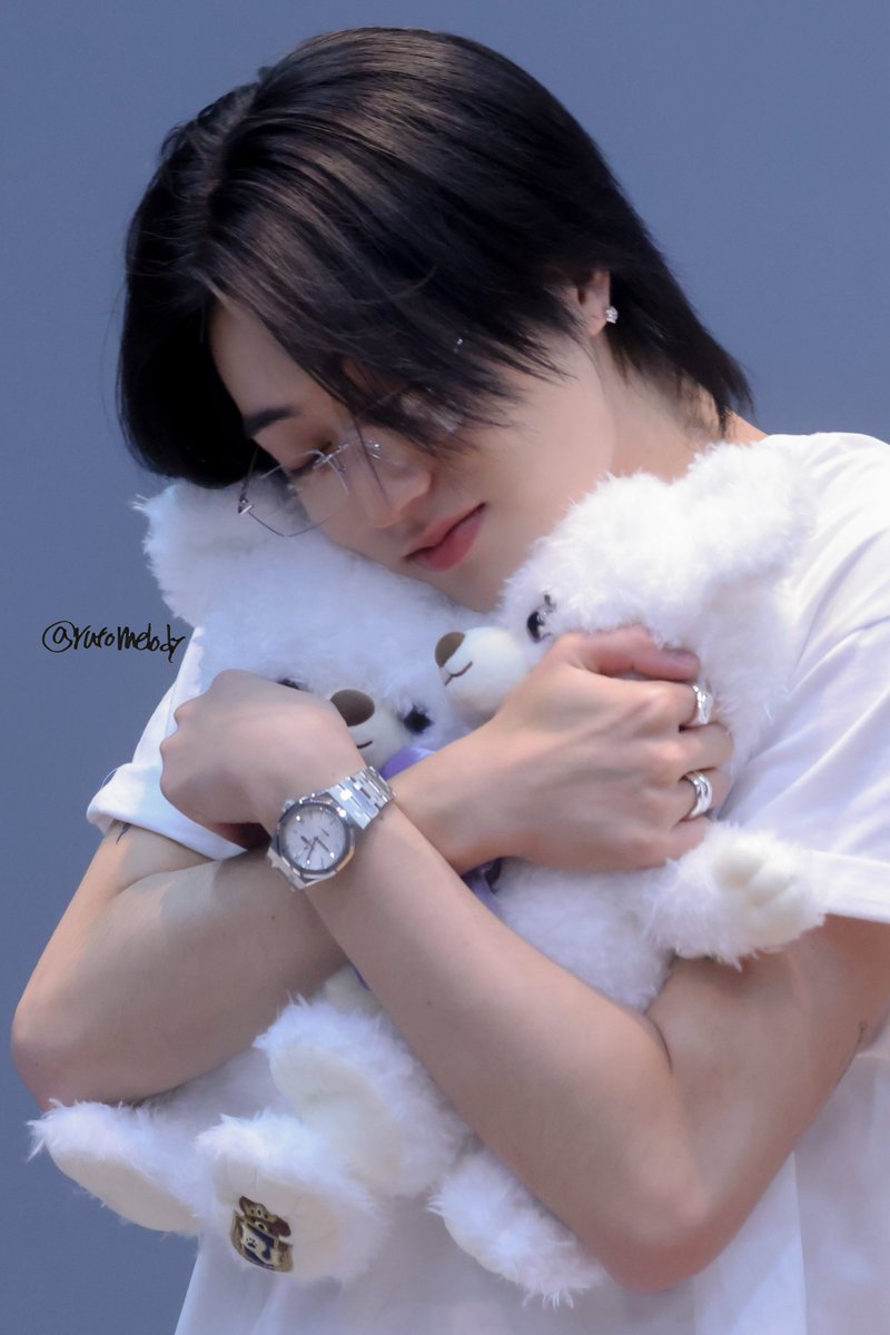 🐰…💤 tweet media
