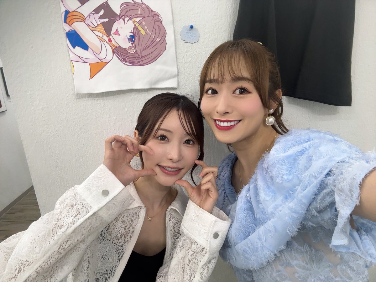 白石茉莉奈💋🎀 (@shiraishimarina) on Twitter photo 愛するあまちゅかの写真展へ〜💖
2フロアに展示が分かれているので
時間に余裕もって来場がオススメです🥰
チェキも撮ったよ📸
あまちゅかにイラスト描いてもらった
私のワンマンライブグッズのタオルを
展示してくれてて泣いた🥲︎
期間内また絶対いく!!!!!!!
<a href="/amatsuka_moe/">天使もえAmatsuka Moe🍒🐇</a> 愛するあまちゅかの写真展へ〜💖
2フロアに展示が分かれているので
時間に余裕もって来場がオススメです🥰
チェキも撮ったよ📸
あまちゅかにイラスト描いてもらった
私のワンマンライブグッズのタオルを
展示してくれてて泣いた🥲︎
期間内また絶対いく!!!!!!!
<a href="/amatsuka_moe/">天使もえAmatsuka Moe🍒🐇</a>