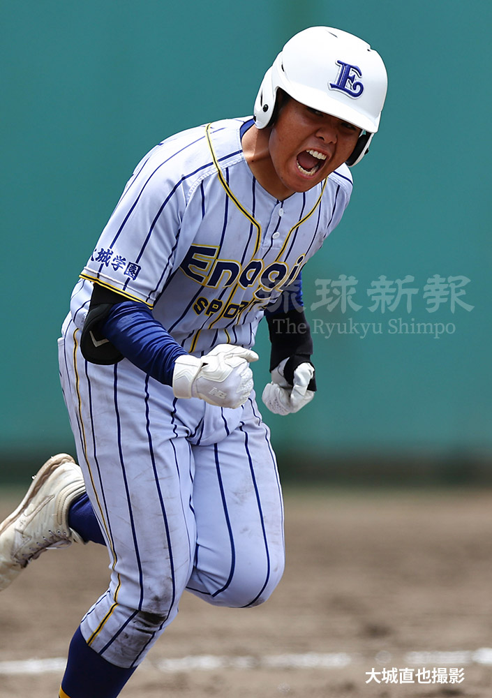 ryukyushimpo_ph's tweet image. 興南、エナジックが4強 シード校で12日の準決勝へ
ryukyushimpo.jp/news/entry-441…
#夏の甲子園 出場をかけた第107回全国 #高校野球 選手権沖縄大会は7日、準々決勝2試合を行い、#興南 と #エナジック が4強入りを決めました。沖尚と宜野座を含め、大会のシード4校が準決勝に駒を進めました。