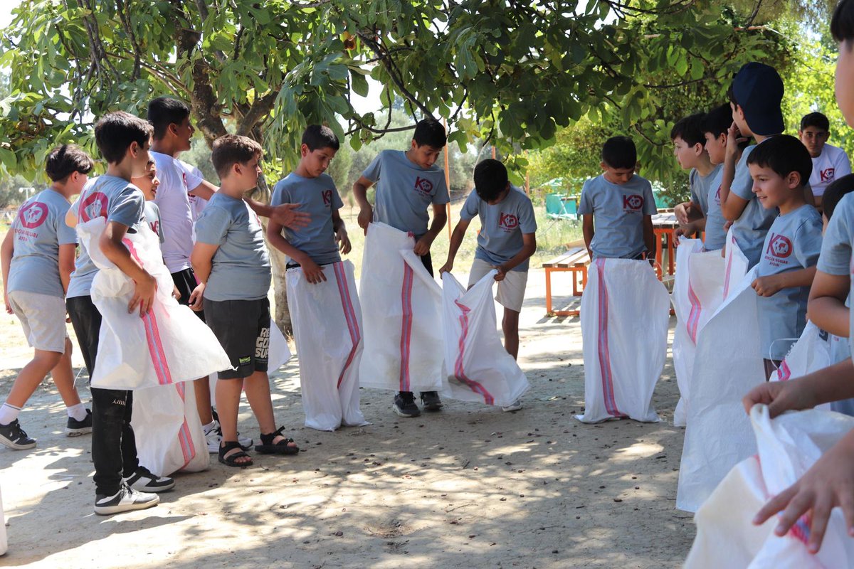 Köklü Değişim Gençlik Kolları Aydın olarak Yaz Kampımızı Gerçekleştirdik

Aydın'da gerçekleştirdiğimiz yaz kampı vesilesiyle kardeşliğimizi pekiştiren, dava şuurumuzu tazeleyen bereketli bir buluşmaya imza attık.

Bu hayırlı buluşmada bizlerle olan tüm kardeşlerimizden Allah razı