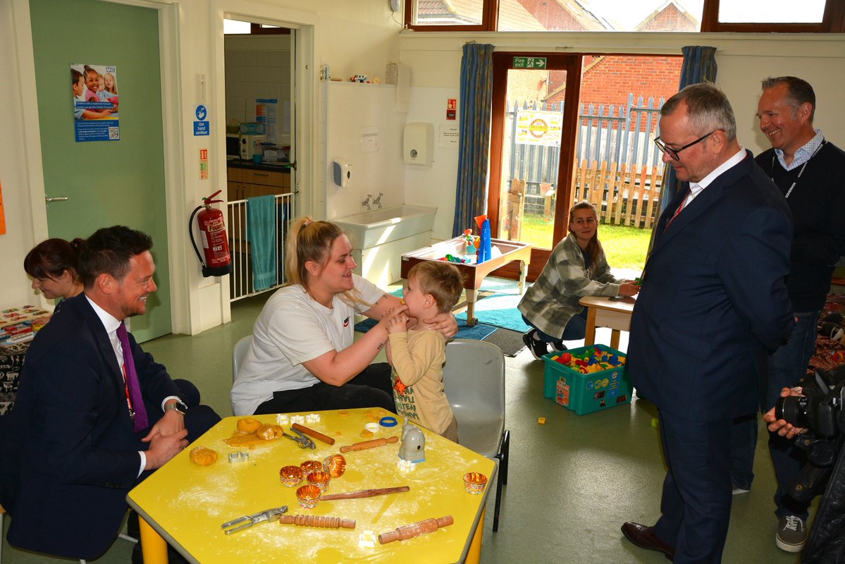 LeeBarronMP's tweet image. Pen Green and Oundle to be home of new ‘family hubs’ in Corby and East Northamptonshire.
I am really pleased that Government ‘family hubs,’ based on the successful Sure Start programs introduced by the last Labour Government, will be set up at Pen Green and Oundle.