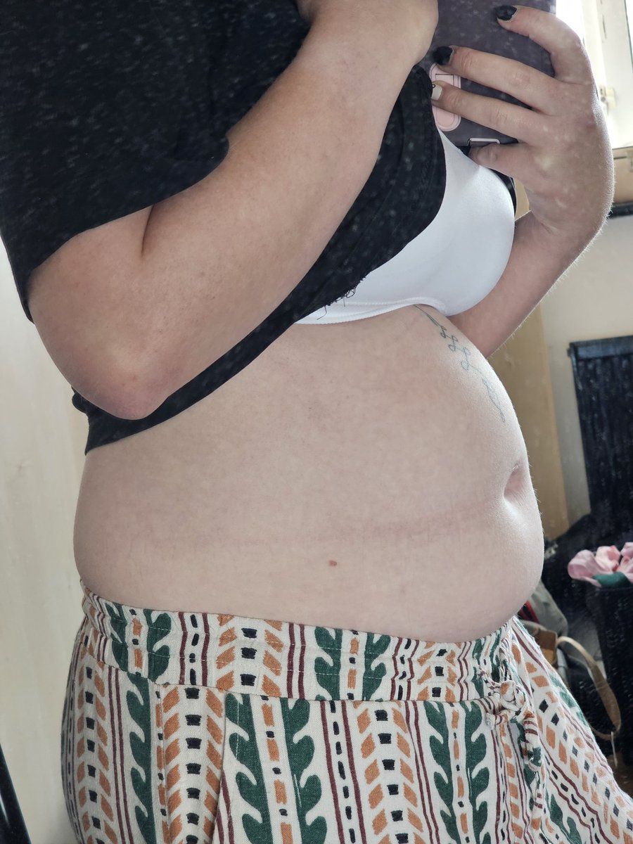 Barley showing but already dripping with desire ✨️