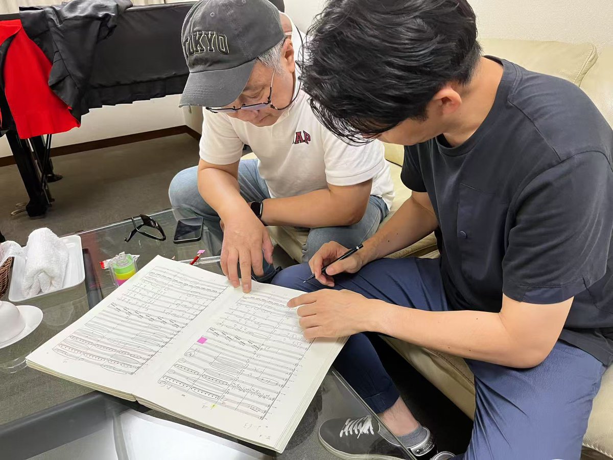 KosukeTsunoda's tweet image. 昨日から交響曲『空海』のリハーサルが始まりました。昨年の高野山での演奏会から空海に導かれるように携わる事となりました。最近接点の多い中国との繋がりや文化交流も感じています。作品は全六楽章からなり、約90分の大作で、オラトリオのような雰囲気があります。演奏会は明日大阪と明明後日高松に…