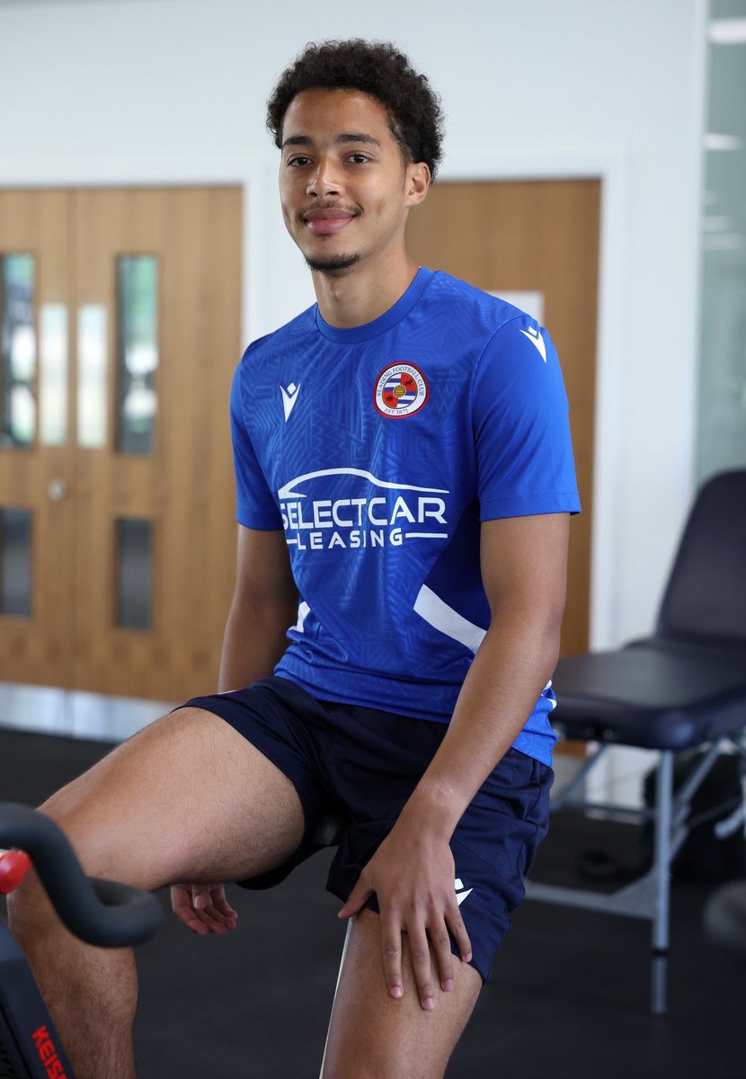 Reading FC tweet media