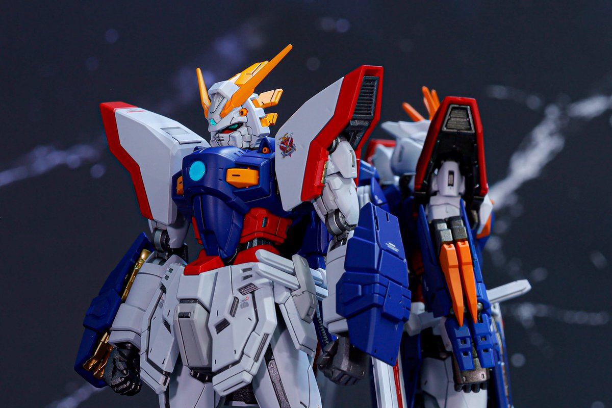 RGシャイニングガンダム完成！
ゴッド発売から約3年。可動域もさらに進化して遊びやすいキットでした！

写真📸⬇️