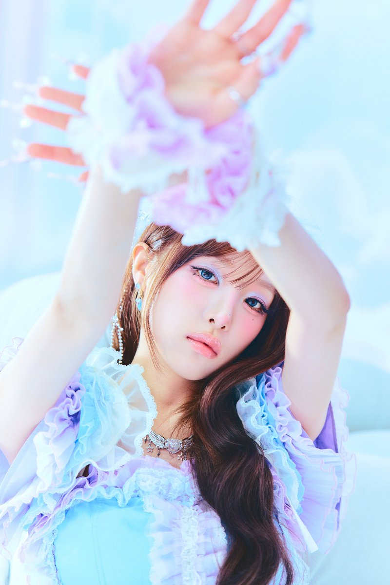 YENA(최예나) 
4TH MINI ALBUM &lt;Blooming Wings&gt; 

CONCEPT PHOTO #2
"사랑의 마법을 담아서 노래 부를게."

Release on
💿 2025.07.29 I 6PM I (KST) 

#최예나 #예나 #YENA
#Blooming_Wings