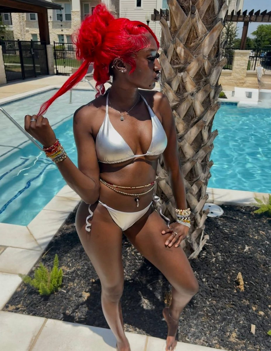 MaaaaaMiiiiis's tweet image. young, bad, sadity &amp;amp; pretty❤️🦈