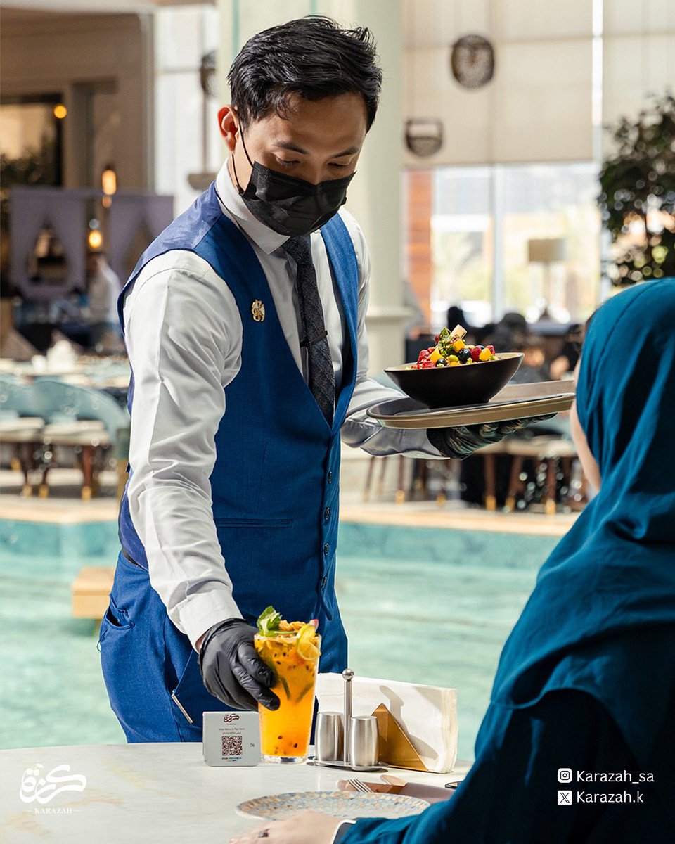 نؤمن أن التجربة تبدأ من لحظة التقديم..
خدمة راقية، أطباق مُتقنة، و مشروبات تنعش اللحظة 🍹

عيشوا لحظاتكم معنا .

📍ننتظركم يومياً | 📲 للحجز و للاستفسارات : 920031943