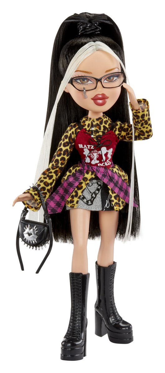 charmzkumi's tweet image. TRUST im going to be SOOOOO fucking #annoying once i get my hands on bratz stylin' jade doll....all i need is the red shirt she comes with 🖤💋
