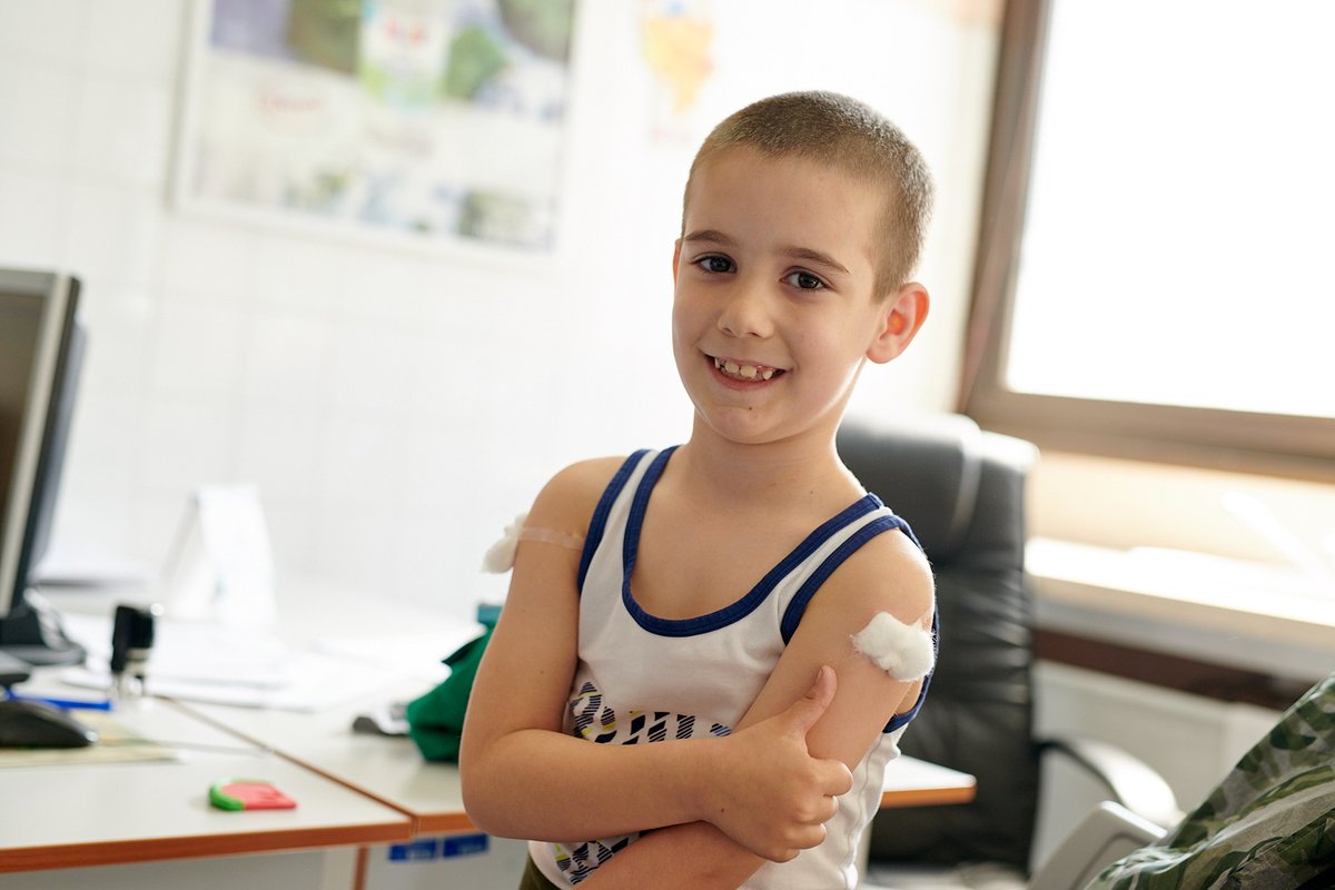 UNICEFmne's tweet image. Male boginje nisu bezazlene – komplikacije mogu biti teške i uključiti hospitalizaciju. 
Ne čekajte – razgovarajte sa pedijatrom danas.
U međuvremenu se informišite - unicef.link/42Uwilq
#UNICEFthxKOREA #ACTogether @MOFAkr_eng  @ROK_Mission  @unicef4koreagov