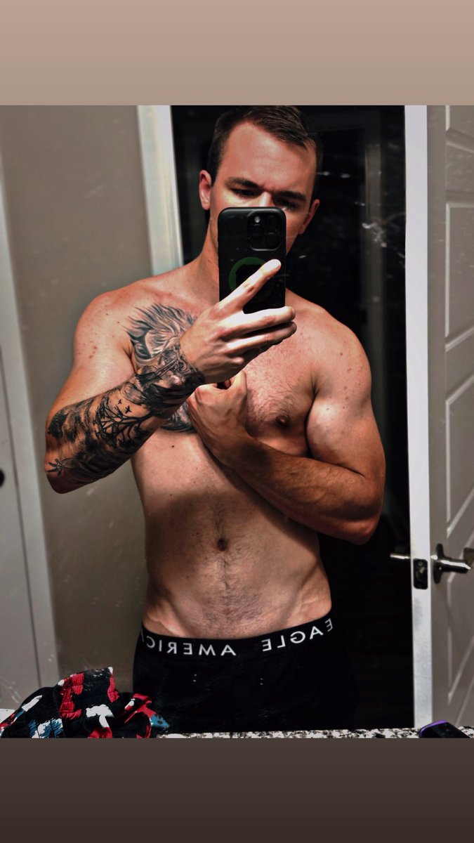 dynarides's tweet image. I keep seeing all these woman posting their thirst traps, my turn 👀🤠😩 #gymshit