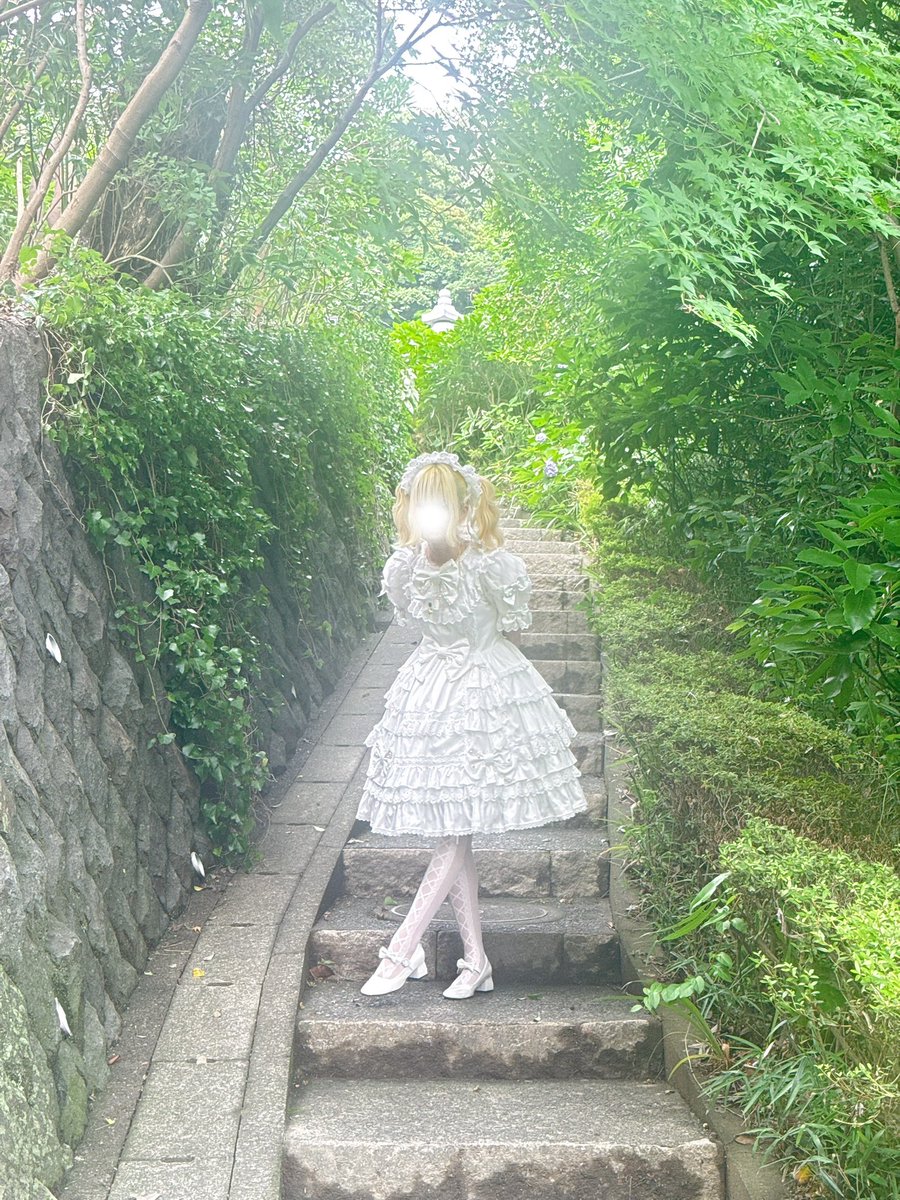 ⚜️𝑹𝒐𝒎𝒂𝒏𝒕𝒊𝒄  𝑷𝒓𝒆𝒍𝒖𝒅𝒆⚜️

人生を添い遂げたい一着に出会えました🤍

 #ロリィタ
 #ロリィタさんと繋がりたい