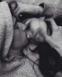 Amar no es invadir, es hacer espacio para que el otro también respire dentro de ti.