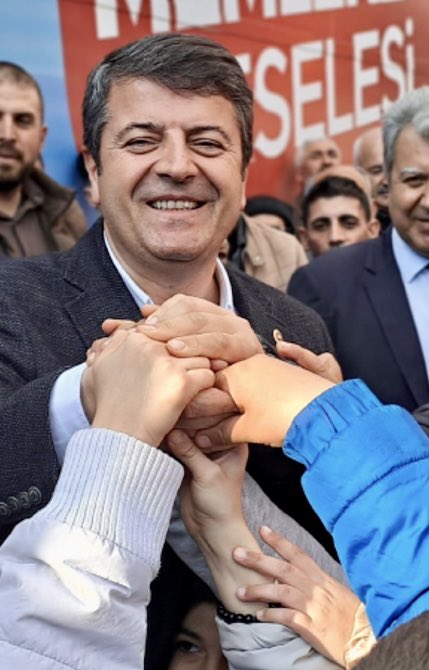 fethigurer's tweet photo. Adıyaman Belediye Başkanı Abdurrahman Tutdere Milletvekiliği sürecinde çok Çalışkan milletvekili idi. Adıyaman her sorununu gündeme getiriyordu.Deprem süresinde Adıyaman’da çalışmaları ile halkın sevgisini kazandı. Ve kazanılması zor denilen Adıyaman’a Belediye Başkanı seçildi.Alt yapı sorunlarından halkın aş sorununa her alanda yanlarında oldu.Abdurrahman Başkan sahada halkın arasında olmalı ve bir an önce özgürlüğüne kavuşmalıdır.@avtutdere #AbdurrahmanTutdere